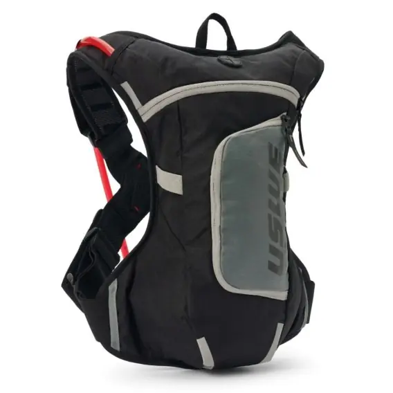 Hit cenowy USWE CAMEL BAG ROWEROWY I MOTO MODEL RAW 4 DIRT KOLOR SZARY/CZARNY MOTO/ROWER POJEMNOŚC 3L PŁYN (4 L PLECAK + 3L PŁYN) ZASTĄPION